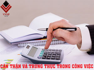 can-than-va-trung-thuc-trong-cong-viec