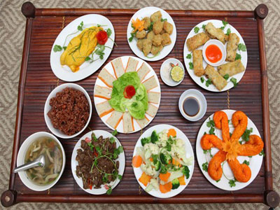 Làm cơm cúng ông bà tổ tiên trong ngày lễ Vu Lan